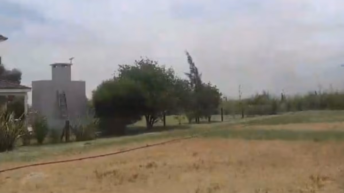 Temor entre los vecinos por la cercanía del incendio a countries de Canning.